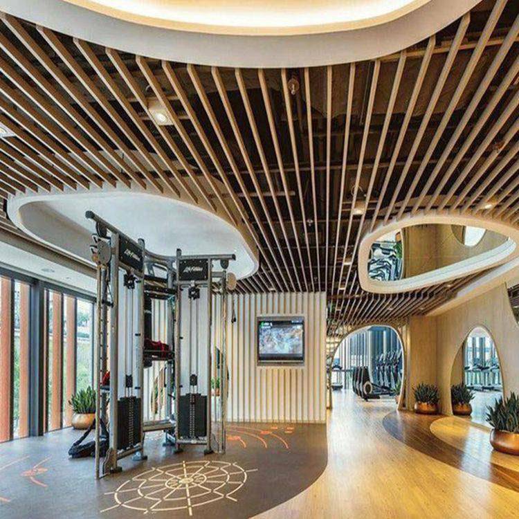 木纹铝方通天花吊顶定制商场弧形铝天花u型木纹铝方通装饰图片