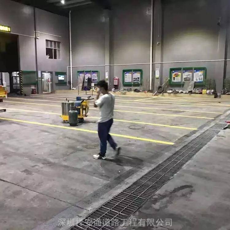 祥安通 南昌消防车登高操作面划线 道路禁停网格划线施工