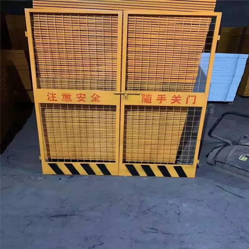 东莞电梯防护门中铁定型化防护门瑞莱