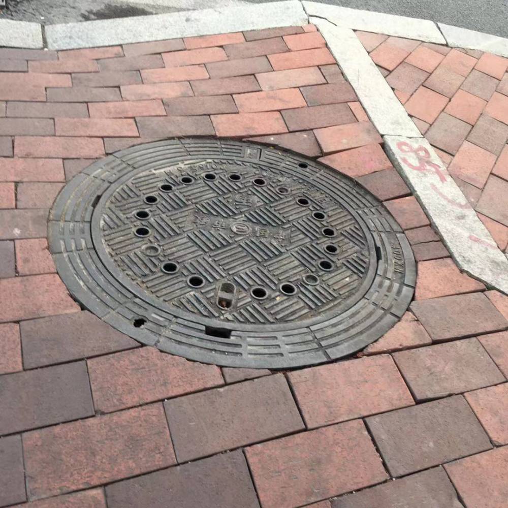 福建漳州供应球墨铸铁井盖可调式井盖图片