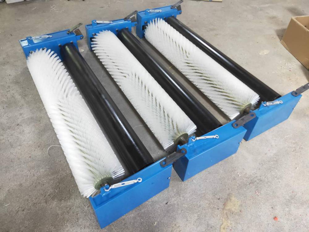 b1000被动滚刷清扫器无动力无源毛刷式煤矿水泥厂胶带机扫料器