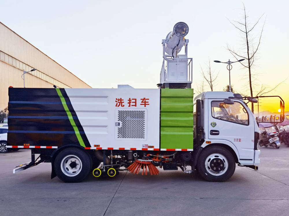 国六多功能厂区8方清扫车园区道路高度保洁雾炮洗扫车