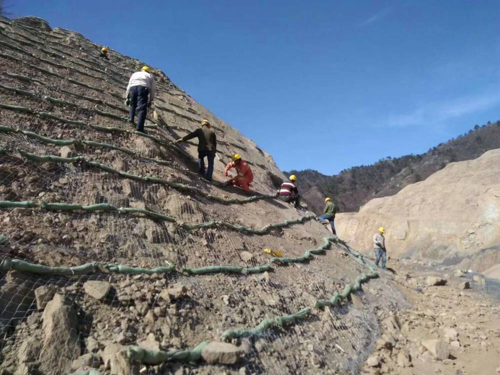 高次团粒剂矿山修复边坡喷播绿化团粒剂