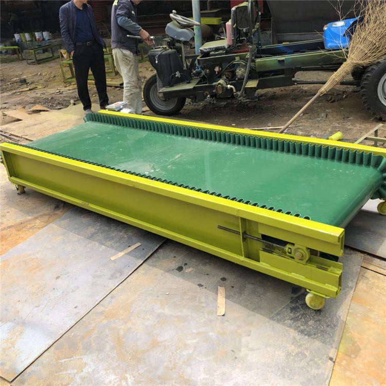 定制各种型号规格皮带机输送带加厚槽钢圆管护栏图片