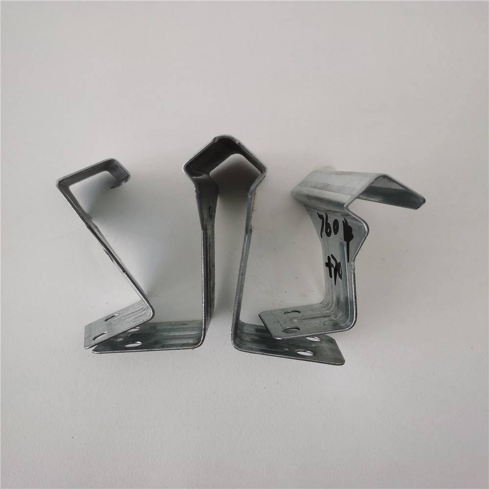 820型彩钢板扣件安装视频