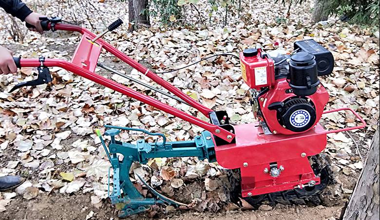 骏晟链轨小红牛犁地机山地坡地除草机供应手扶开沟翻土机