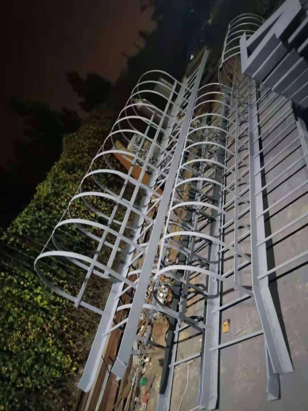 高铁桥墩检查梯桥墩顶检查梯镀锌角钢爬梯来图纸定做