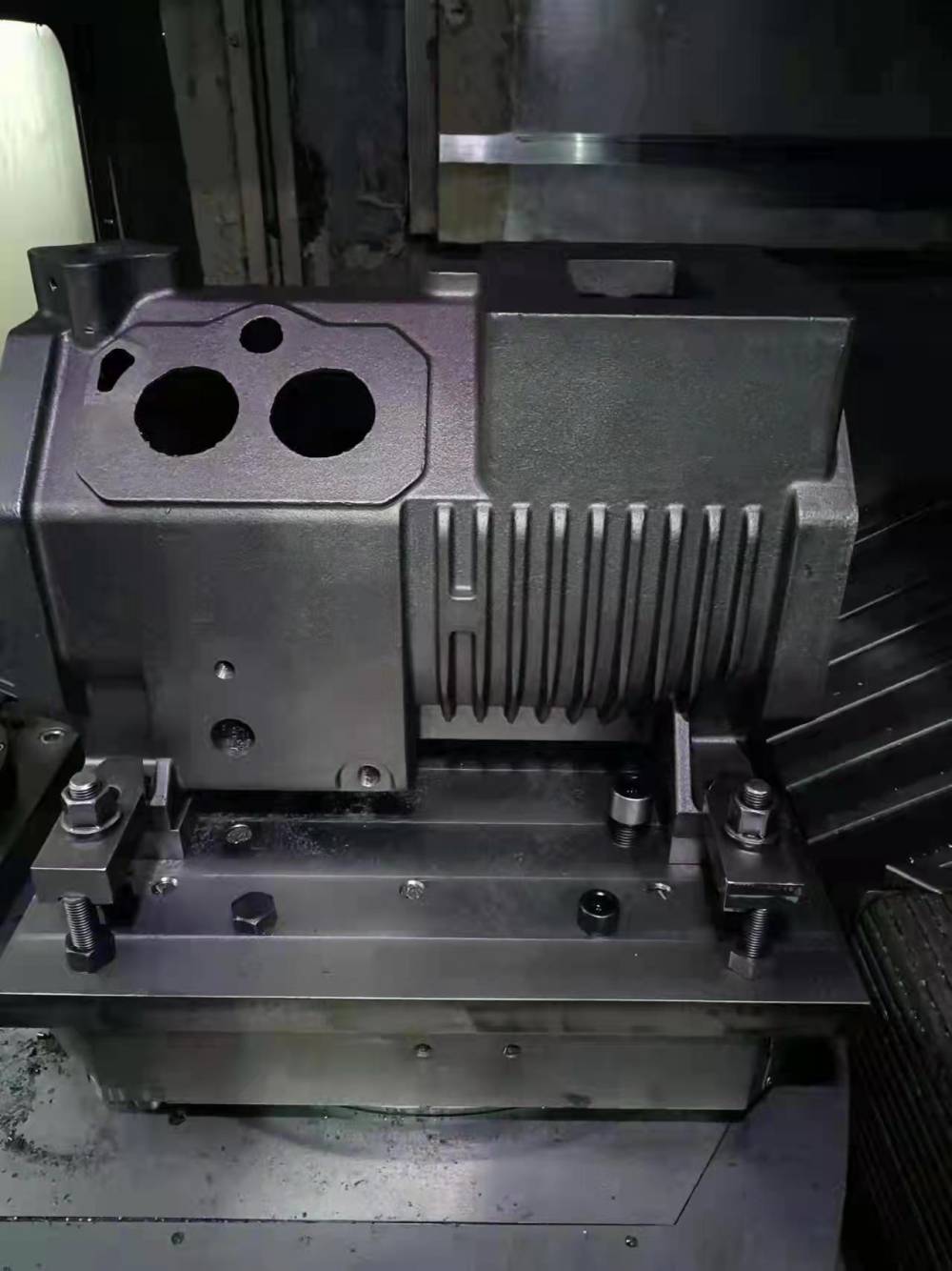 处理二手台湾丽伟lch500卧式加工中心bt50主轴刀库40