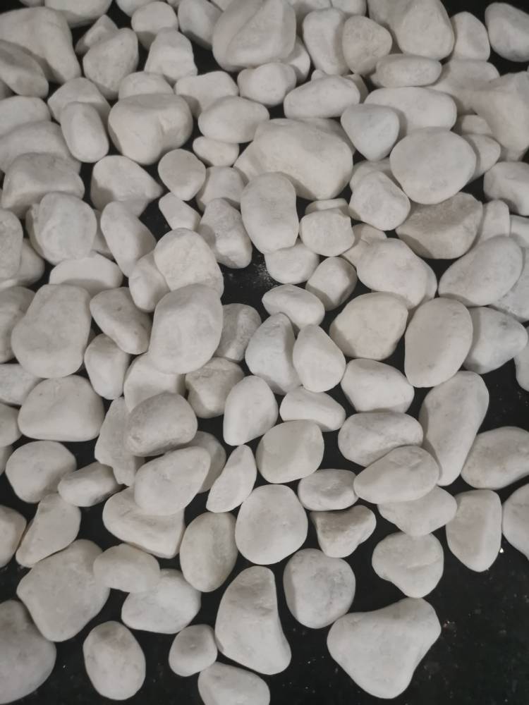 供应白石子12公分雪花白砾石白色洗米石