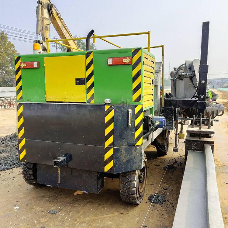 大型一次成型路缘石滑膜机公路滑模机隔离带滑膜机图片