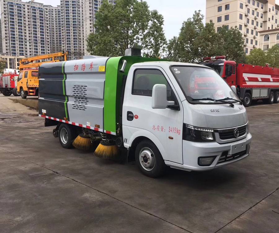 扫路车
