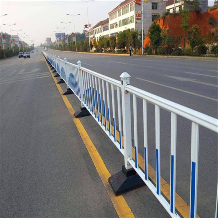 道路中间隔离带移动式护栏 高速公路隔离双边丝护栏网 拓轩 道路隔离