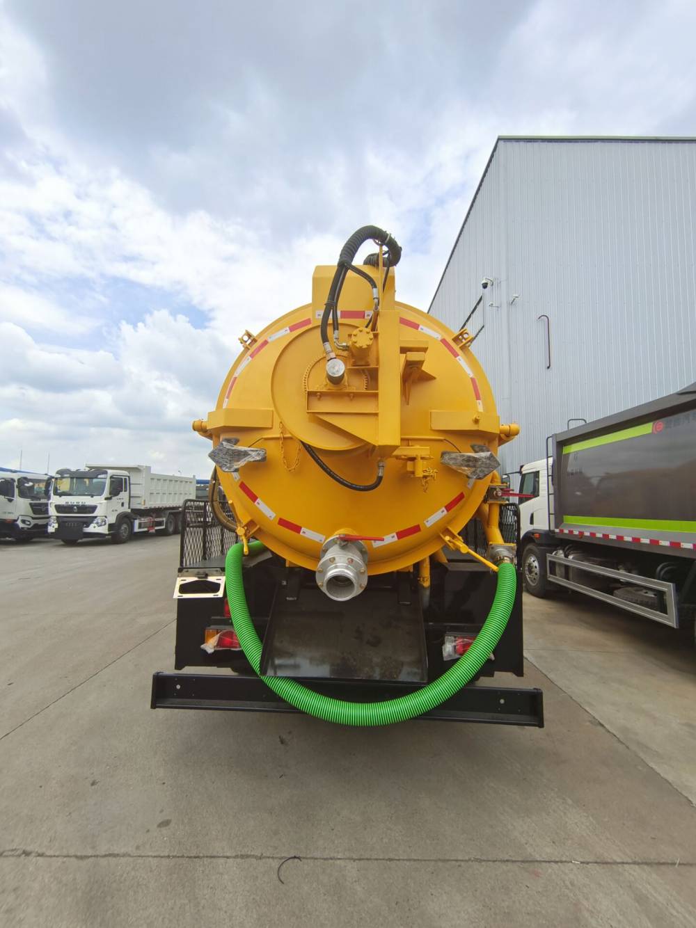 重型清洗吸污一体车管道联合疏通车