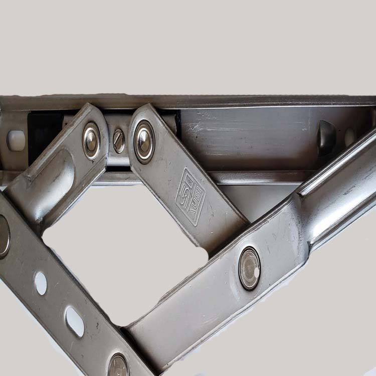 丝吉利娅滑撑歪把手在哪里