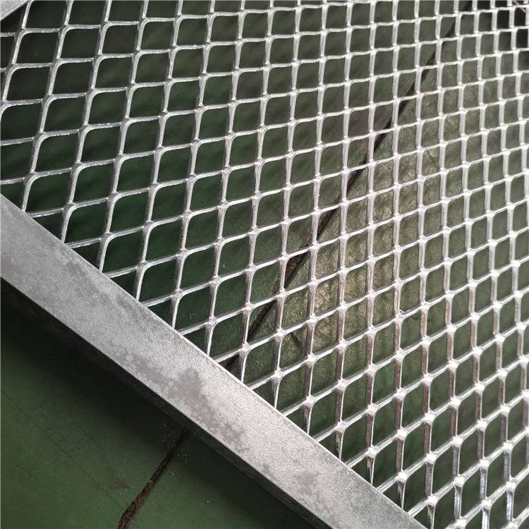 金属板网钢板网/防滑***钢板网/中重型钢板网