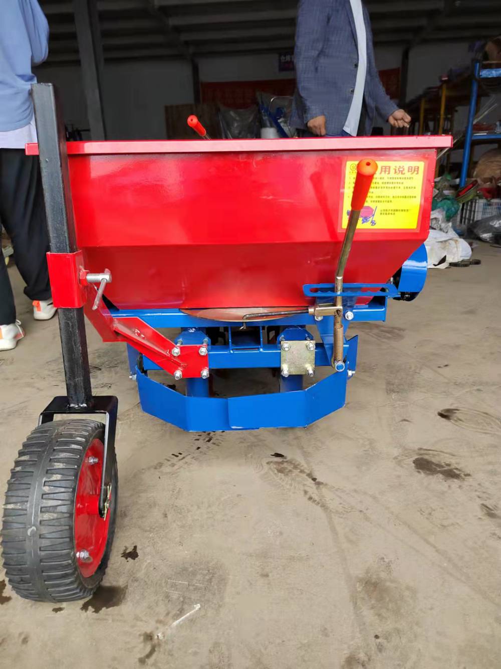 手扶施肥机果园施肥机开沟施肥回填一体机开沟机