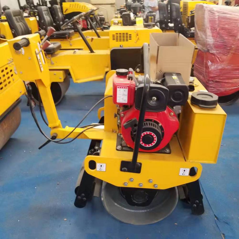 的浩鸿手扶单轮震动碾人推一轮震动碾小型震动碾厂家图片