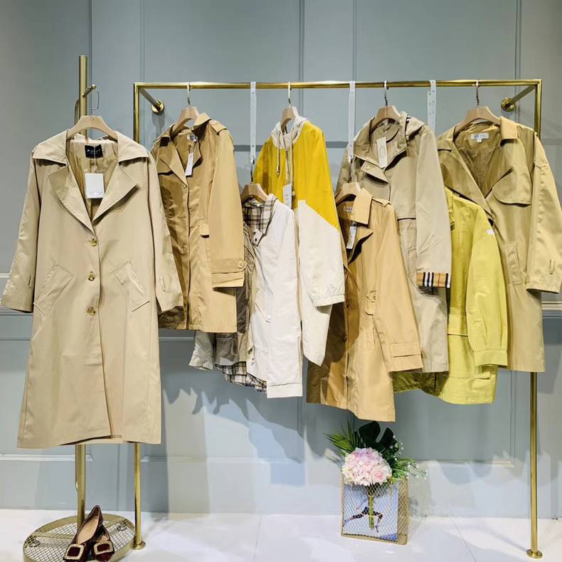 纤女装品牌折扣尾货批发清货直播休闲广西梧州品牌折扣店货源