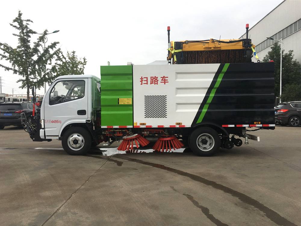 株洲道路清扫车_天锦道路清扫车_现车***