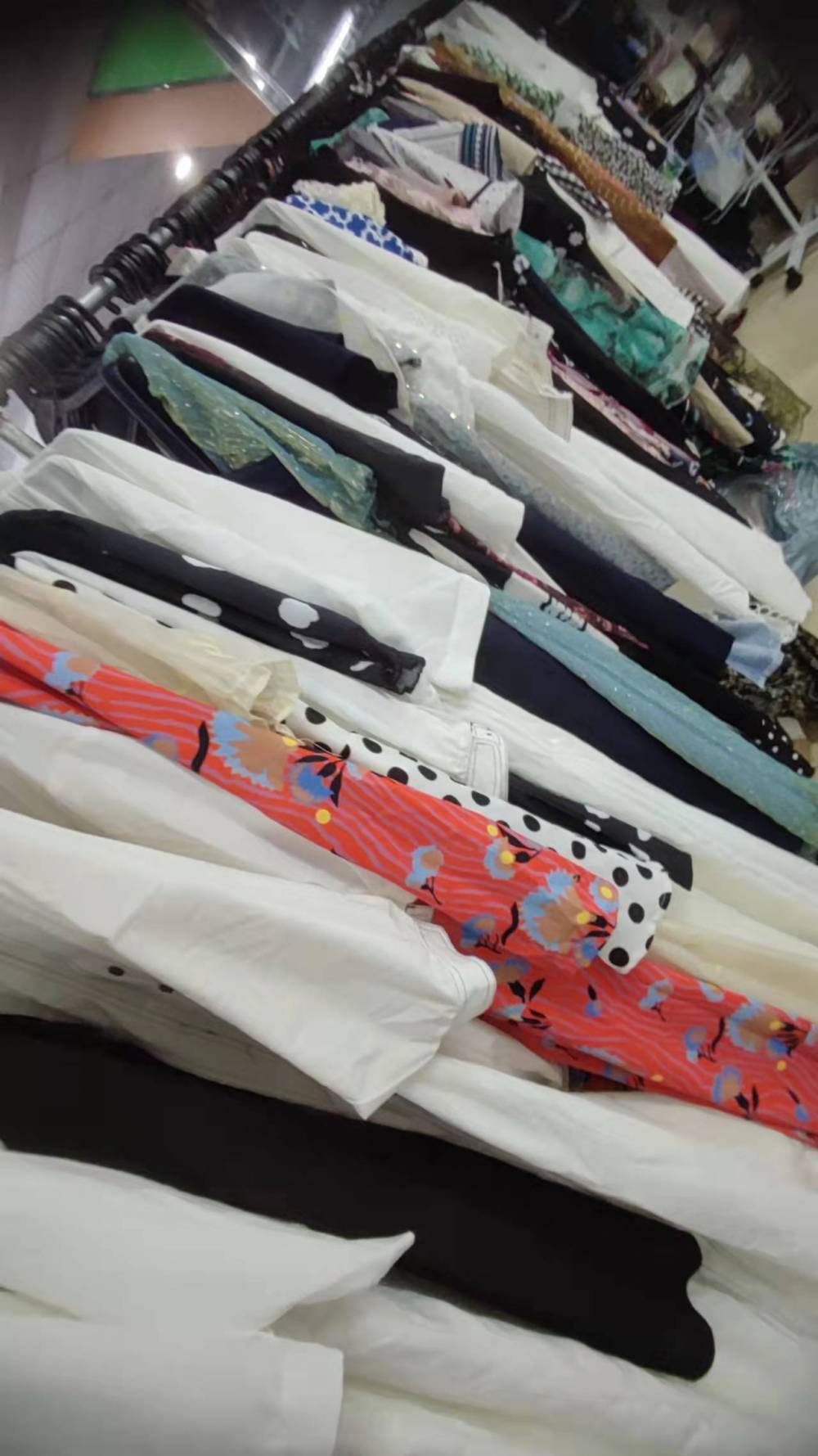 广西来宾兴宾外贸库存服装哪里进货大码雪纺上衣批发外贸尾单女装尾货