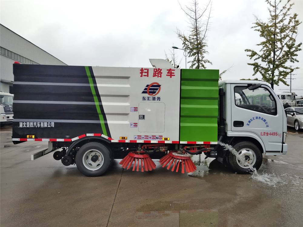 扫路车
