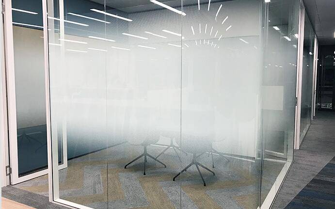 石家庄单项圆点渐变装饰玻璃贴膜双向渐变磨砂玻璃贴膜