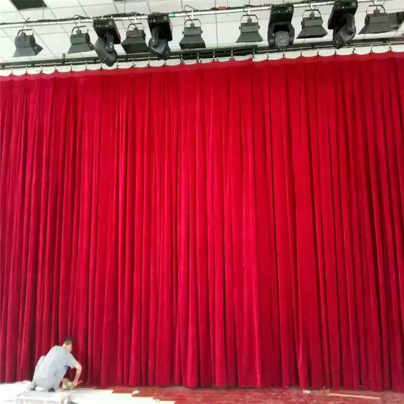 实行设计,制作,安装服务,承接各种幕布订做,生产,并承接各大小幕布