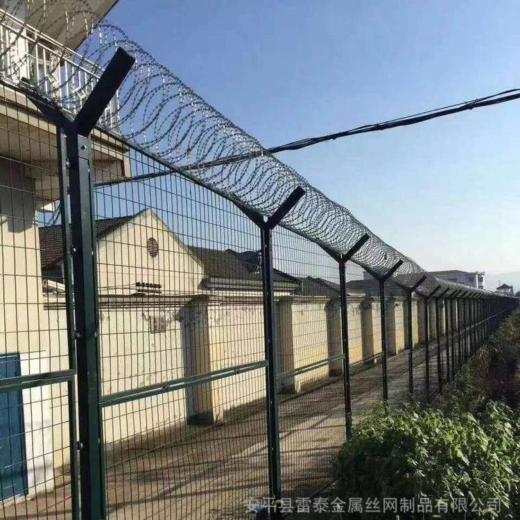 瀚煜建材获得玻璃运送撒粉设备专利粉末可以均匀的掩盖在玻璃的外部