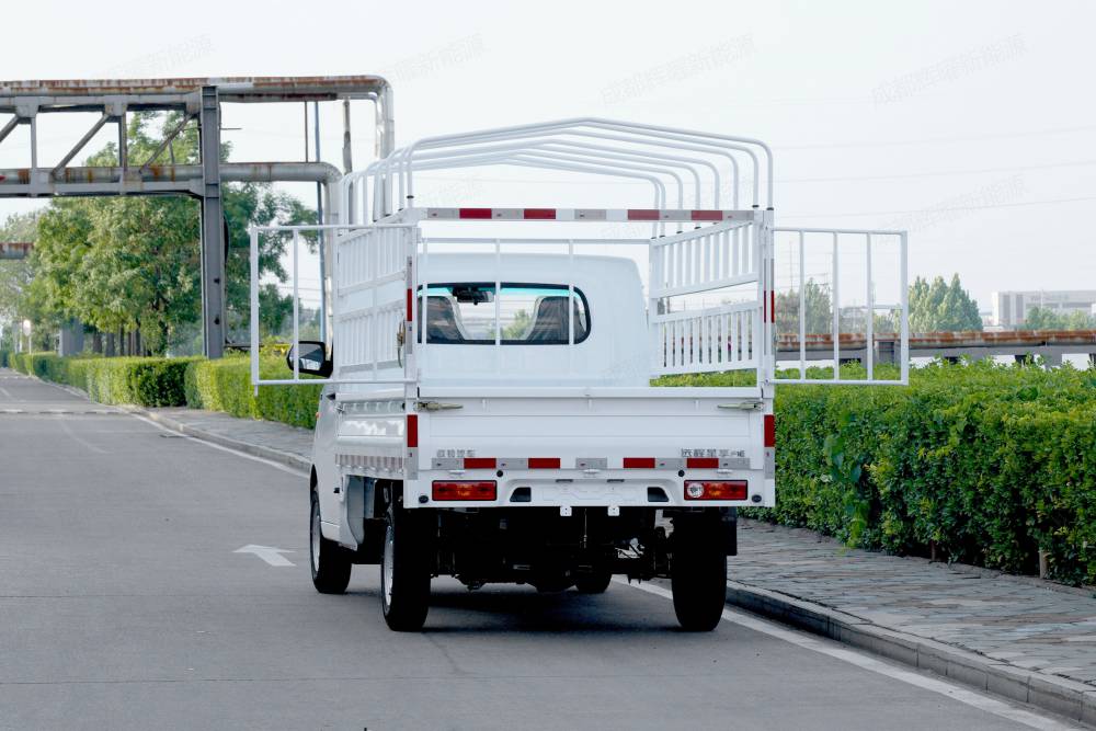 轻型仓栏式货车图片