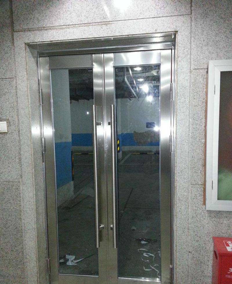 201不锈钢玻璃防火门定做 玻璃不锈钢防火门经销商 不锈钢防火门