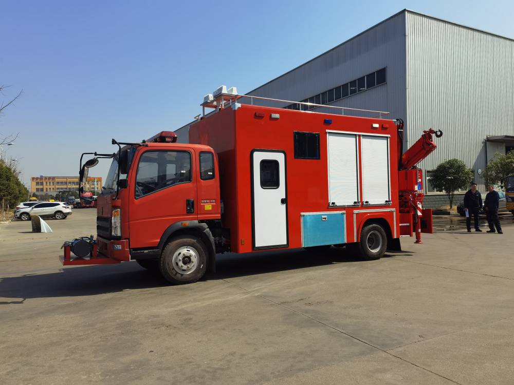 重汽豪沃多功能抢险车救援车出口型多行业抢险救援车