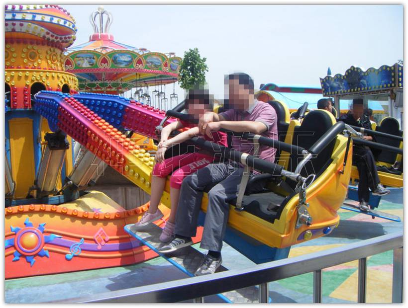 大型户外弹跳机非常刺激的公园游乐设备激情跳跃