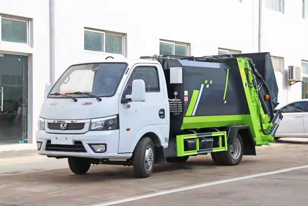 蓝牌小型垃圾收集车乡村街道生活垃圾转运车后挂垃圾压缩车图片