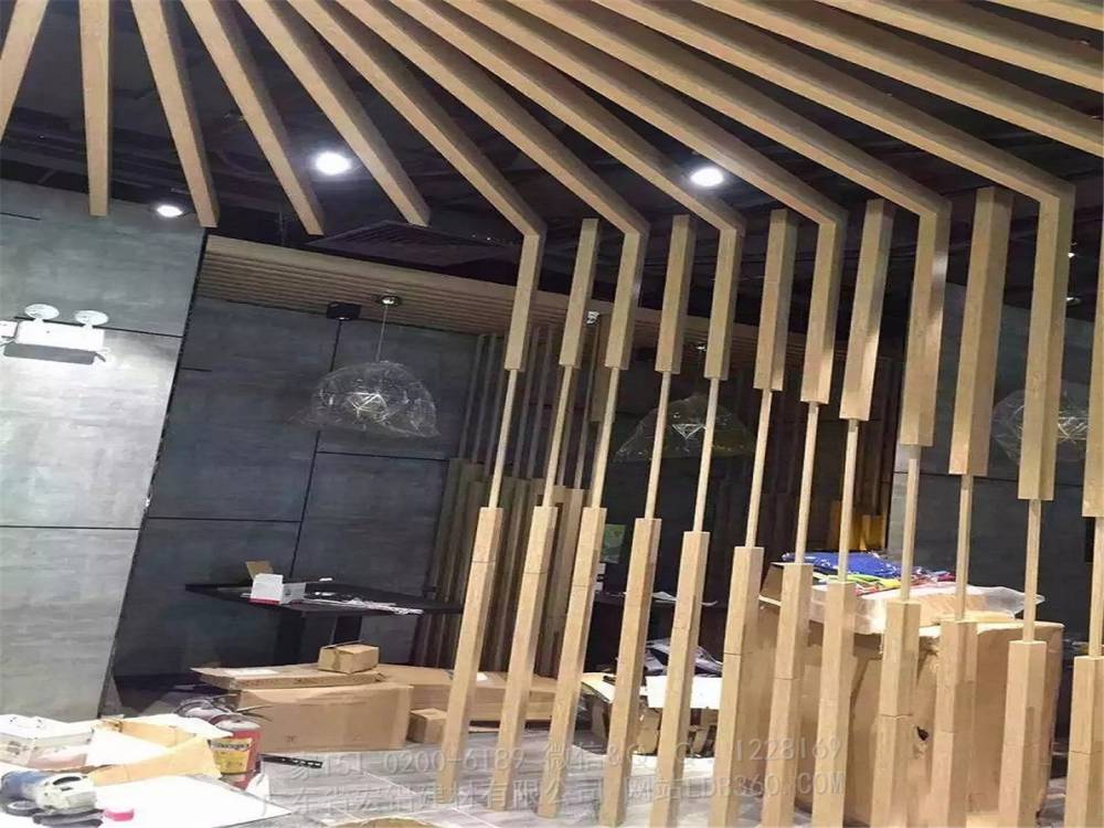 维也纳酒店门头造型铝方通价格