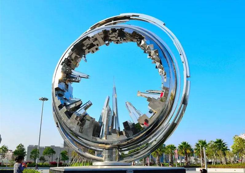 【厂家制作不锈钢鹿雕塑 江西南昌 成都商场宣传指示牌