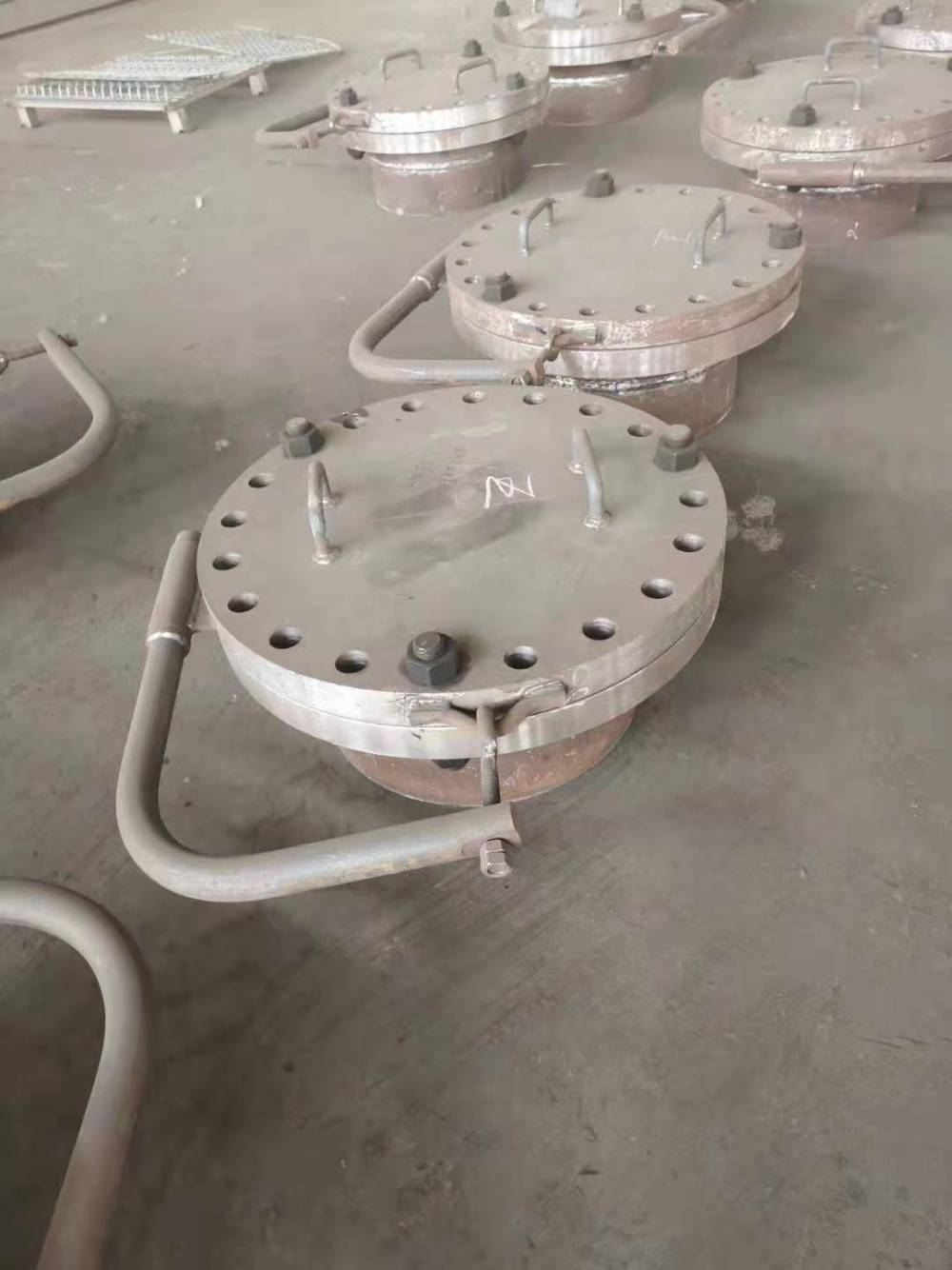 盐山鑫佰圆形焊接人孔dn500常压人孔手孔