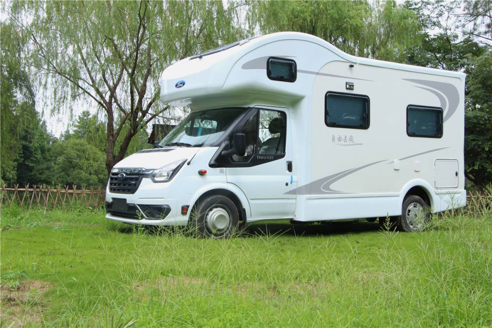 江铃全顺大额头房车6人家庭拓展c型车趣蜂c810