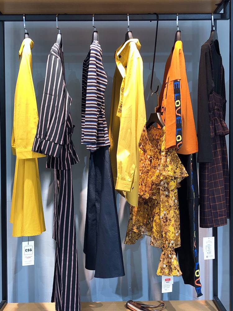 中淑秋装品牌星期天折扣女装尾货走份批发 - 广州市东悦服饰有限公