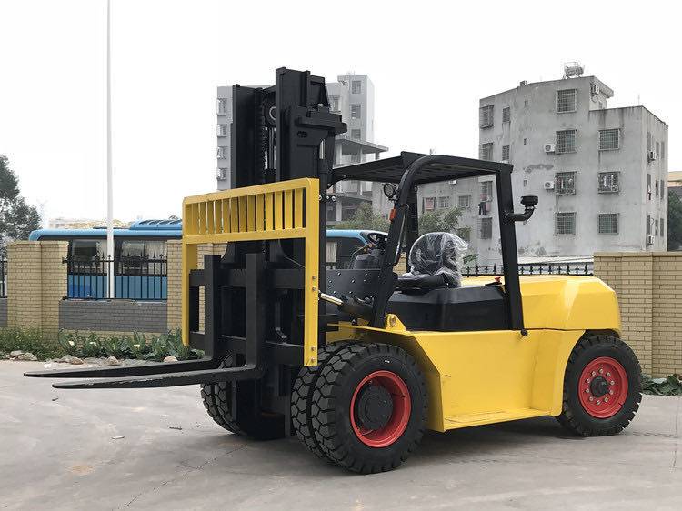 30吨移动配重叉车