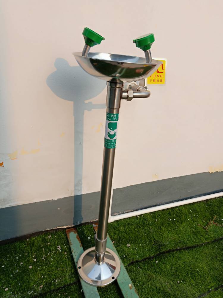 双口立式洗眼器不锈钢立式洗眼器工业洗眼器jhl311