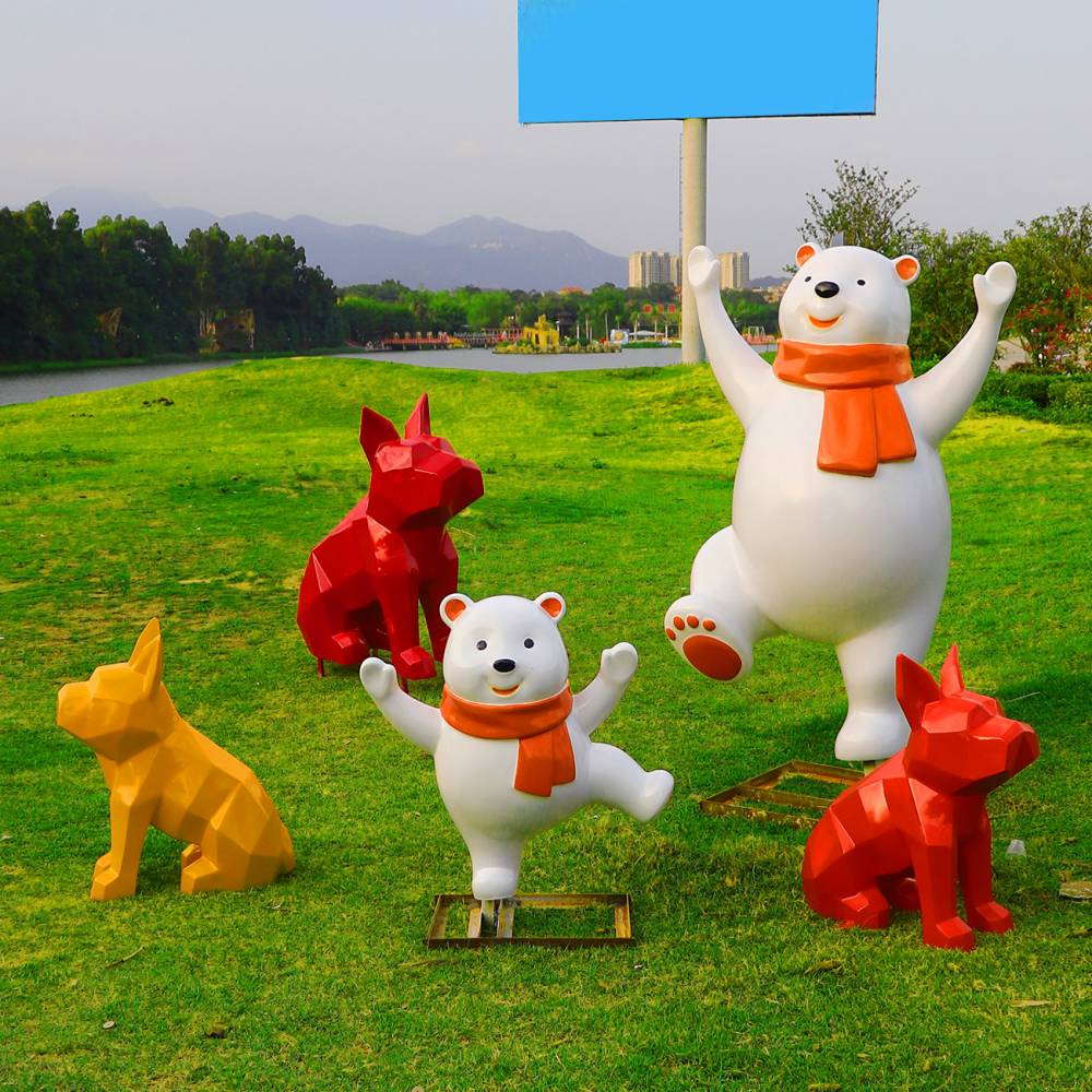 户外玻璃钢卡通围脖熊雕塑园林景观公园商场楼盘草坪装饰摆件