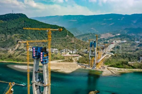 波坦推出、升级多款塔机 迎接基建发展机遇