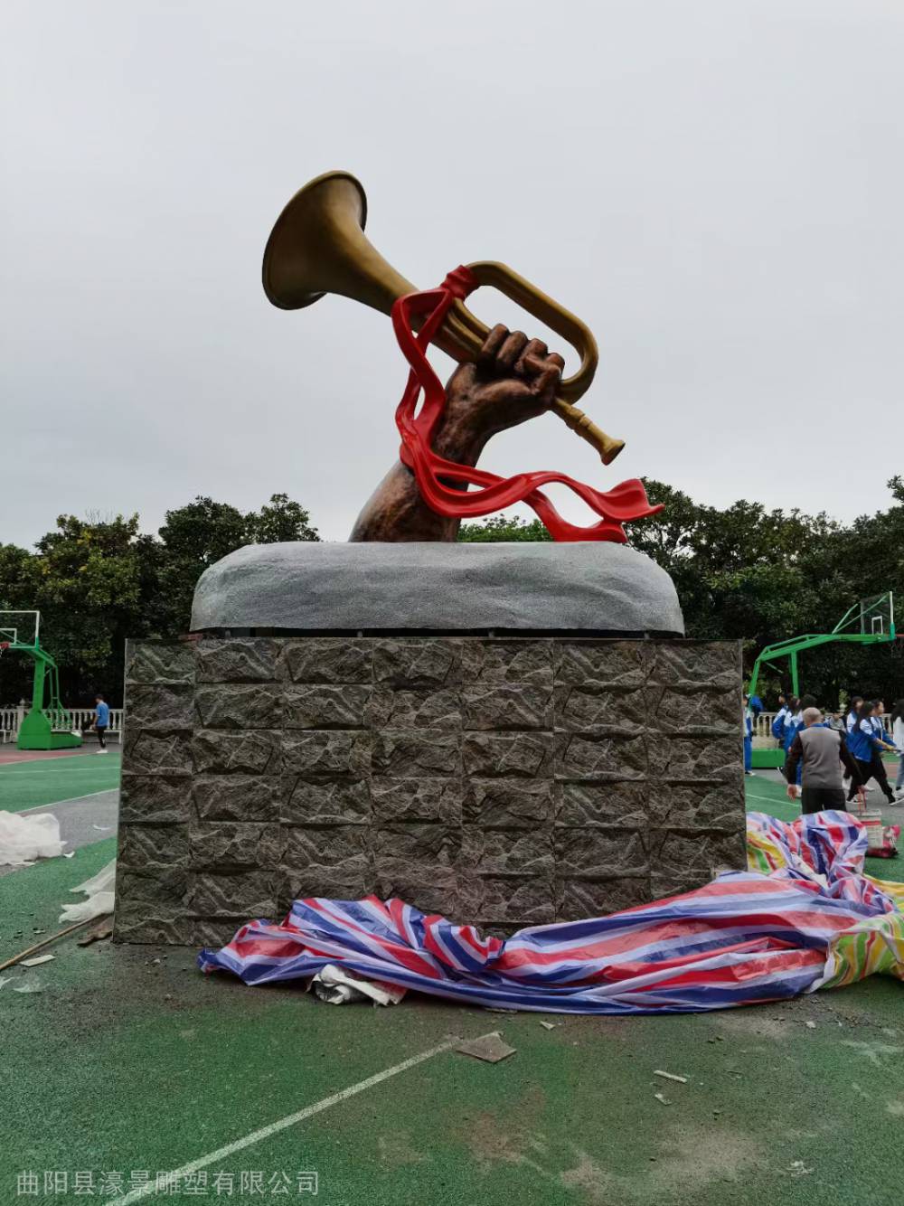 玻璃鋼仿銅勝利的號角雕塑抗戰英雄雕塑八路軍紅軍組雕鑄銅人物戶外