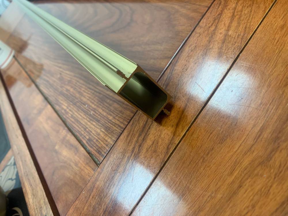 衣柜门新款腰线拉手铝材展示