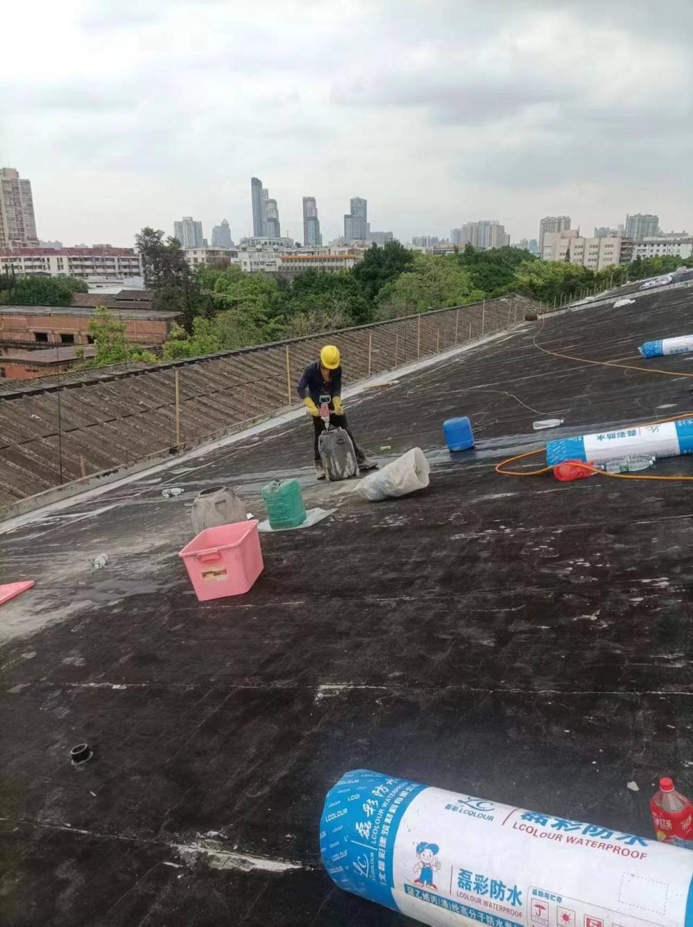 广东华瑞建筑屋顶防水补漏房屋防水补漏补漏公司