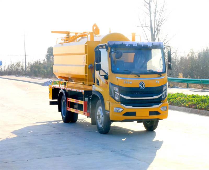 阿里2方吸污车多功能车型