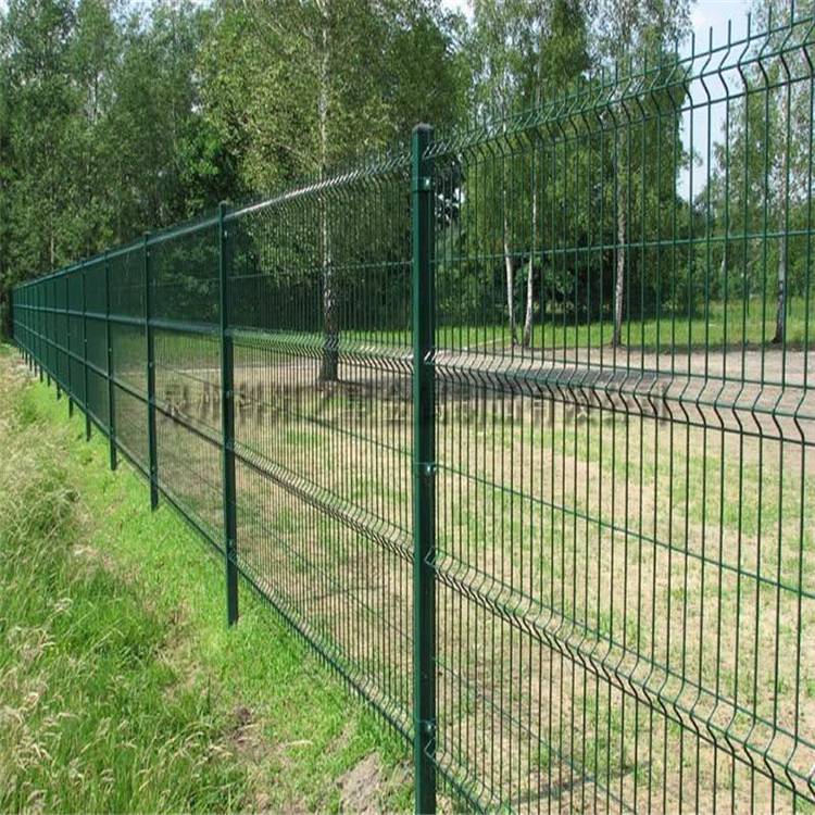 正孔斜方护栏网勾花围网草地围网框架护栏网