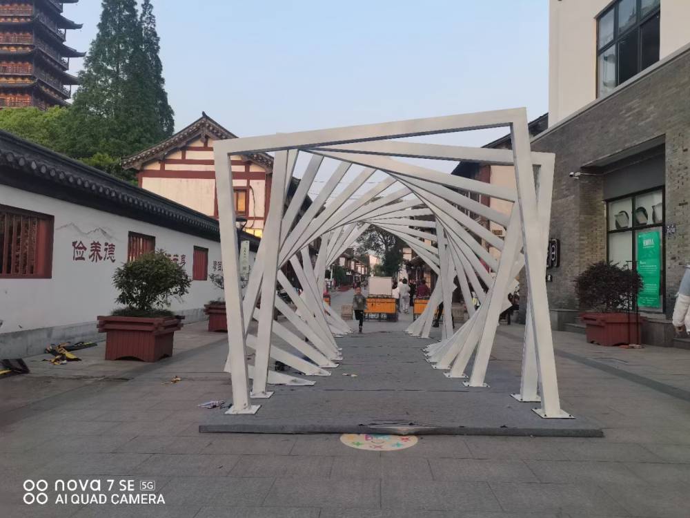 led时光隧道定制公园景区亚克力几何发光拱门灯光