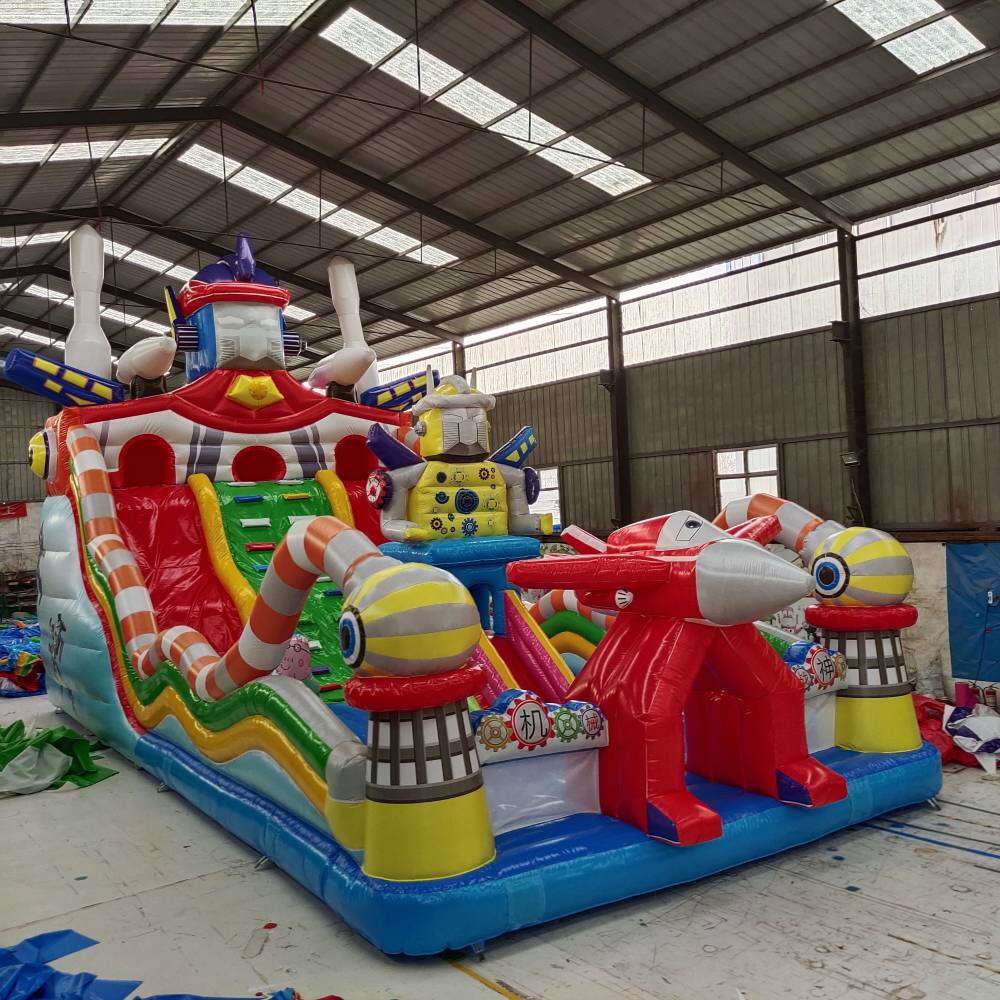 户外充气大滑梯小猪款式很受小朋友欢迎的广场游乐项目