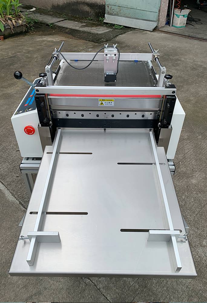 工业吸风追色定位同步裁切机不干胶切片机铜版纸全自动切纸机oppitop